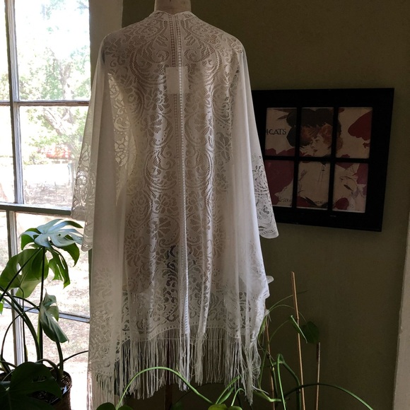 NWT + white lace fringe wrap - Picture 4 of 5